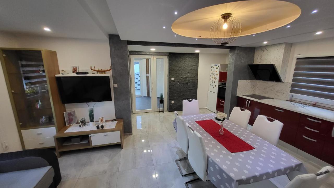 Apartma Lara Apartment
